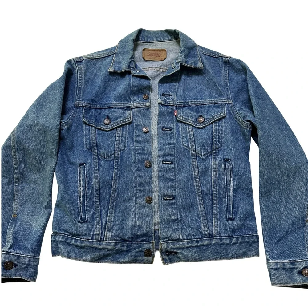 Vintage Levis 70506-0214 Denim Trucker Jacket Size 38R Blue Made in USA Grunge